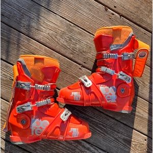 Das Booter Full Tilt Mens Ski Boots size 9.5 (27.5) w/heat-mold intuition liner